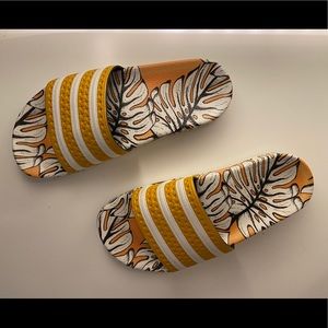 Adidas Adilette Slides - Yellow Palm Print